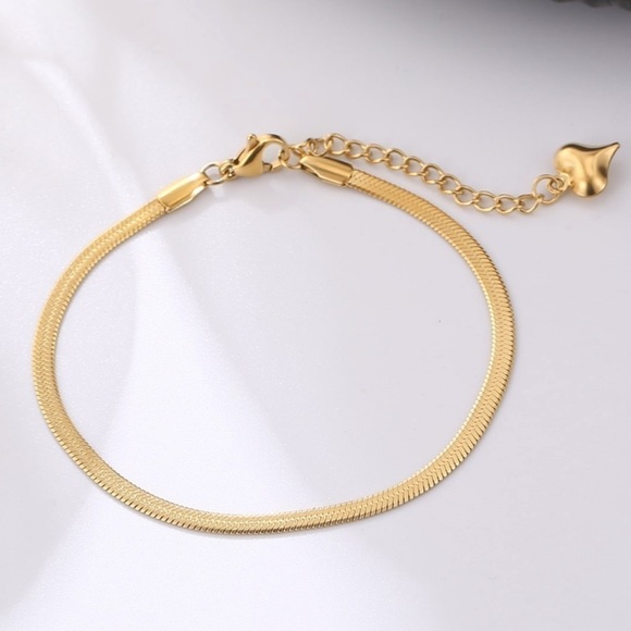 14k Gold Plated Herringbone Bracelet with Dangling Heart - Picture 1 of 4